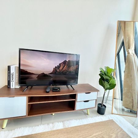 A 1-4 Pax Cozy Studio Tv Box Pool 100Mps Wifi 3 Bed Trefoil Сетия-Алам Экстерьер фото