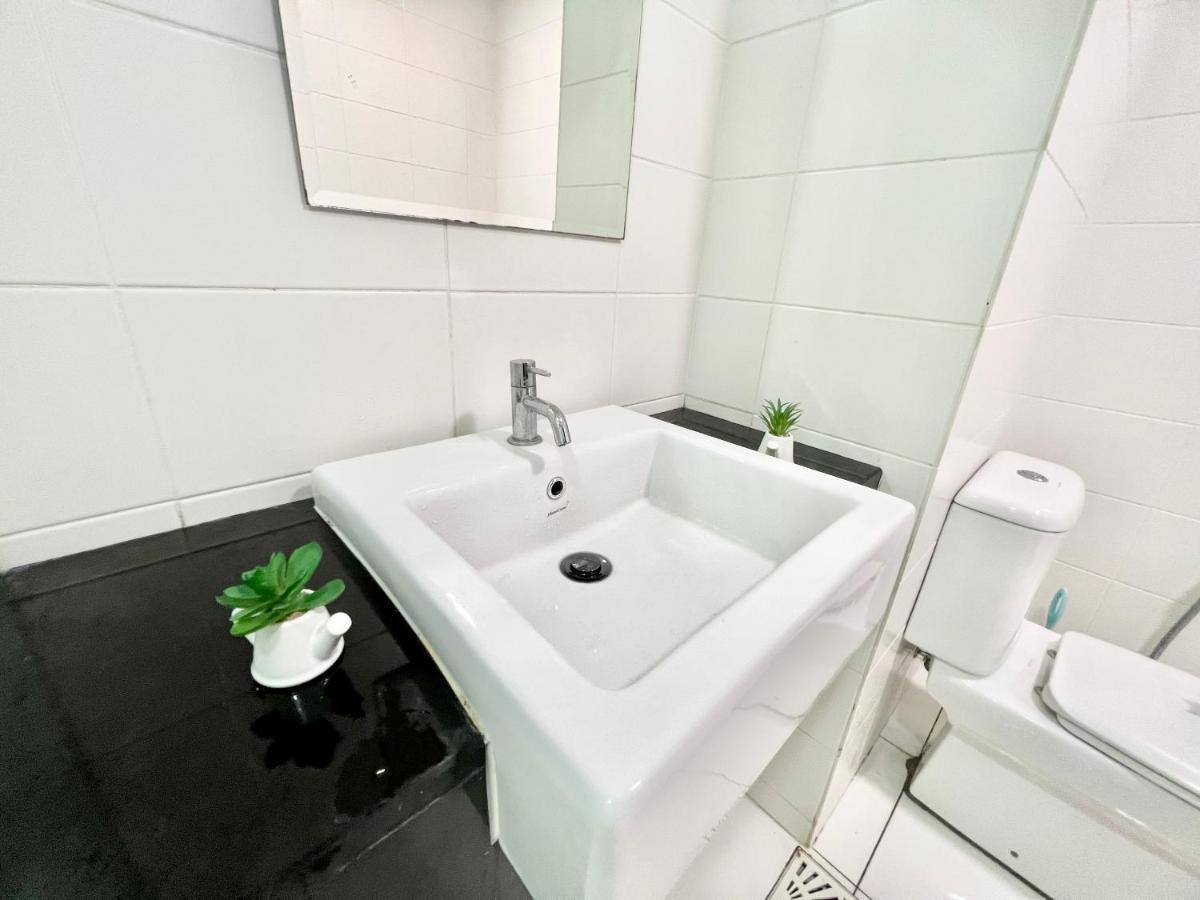 A 1-4 Pax Cozy Studio Tv Box Pool 100Mps Wifi 3 Bed Trefoil Сетия-Алам Экстерьер фото